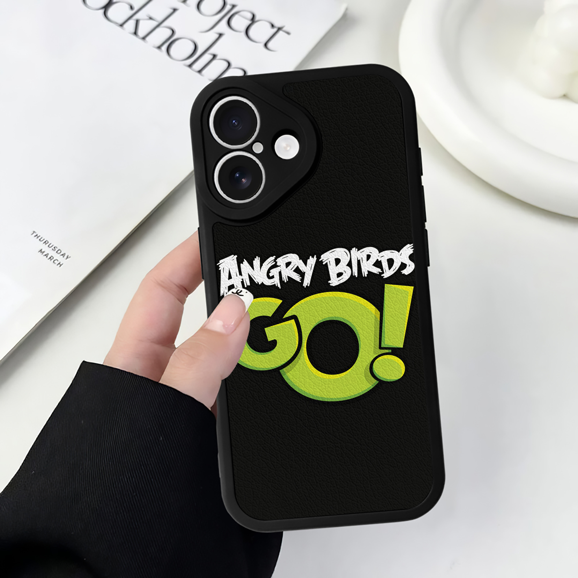 （画像用） Angry Birds アングリーバード 【iPhone 16シリーズ対応】シリコンスマホケース（レザー調） 材質：シリコン